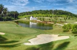 Kota Seriemas Golf and Country Club