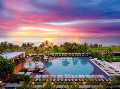 Pullman Phuket Karon Beach Resort Hotel